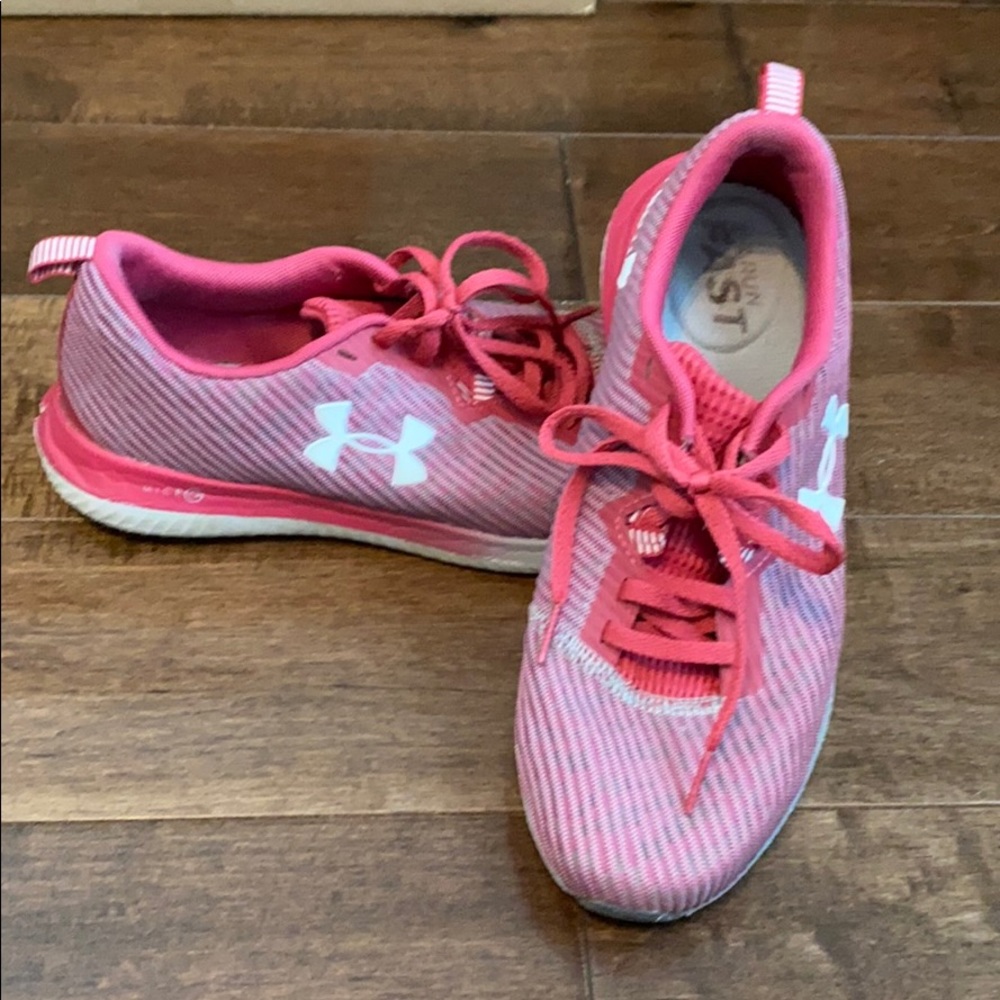 Under Armour Sneakers